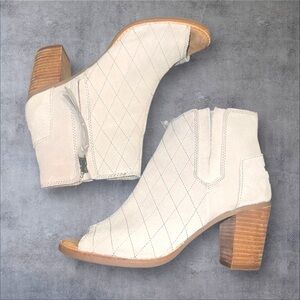 Tom’s Women's Cream Ankle Booties